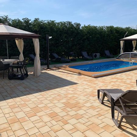 Fullhouse Apartmanhaz زاماردي المظهر الخارجي الصورة
