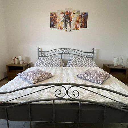 Fullhouse Apartmanhaz زاماردي المظهر الخارجي الصورة