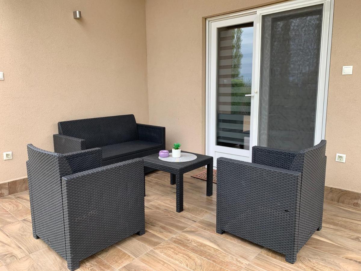 Fullhouse Apartmanhaz زاماردي المظهر الخارجي الصورة