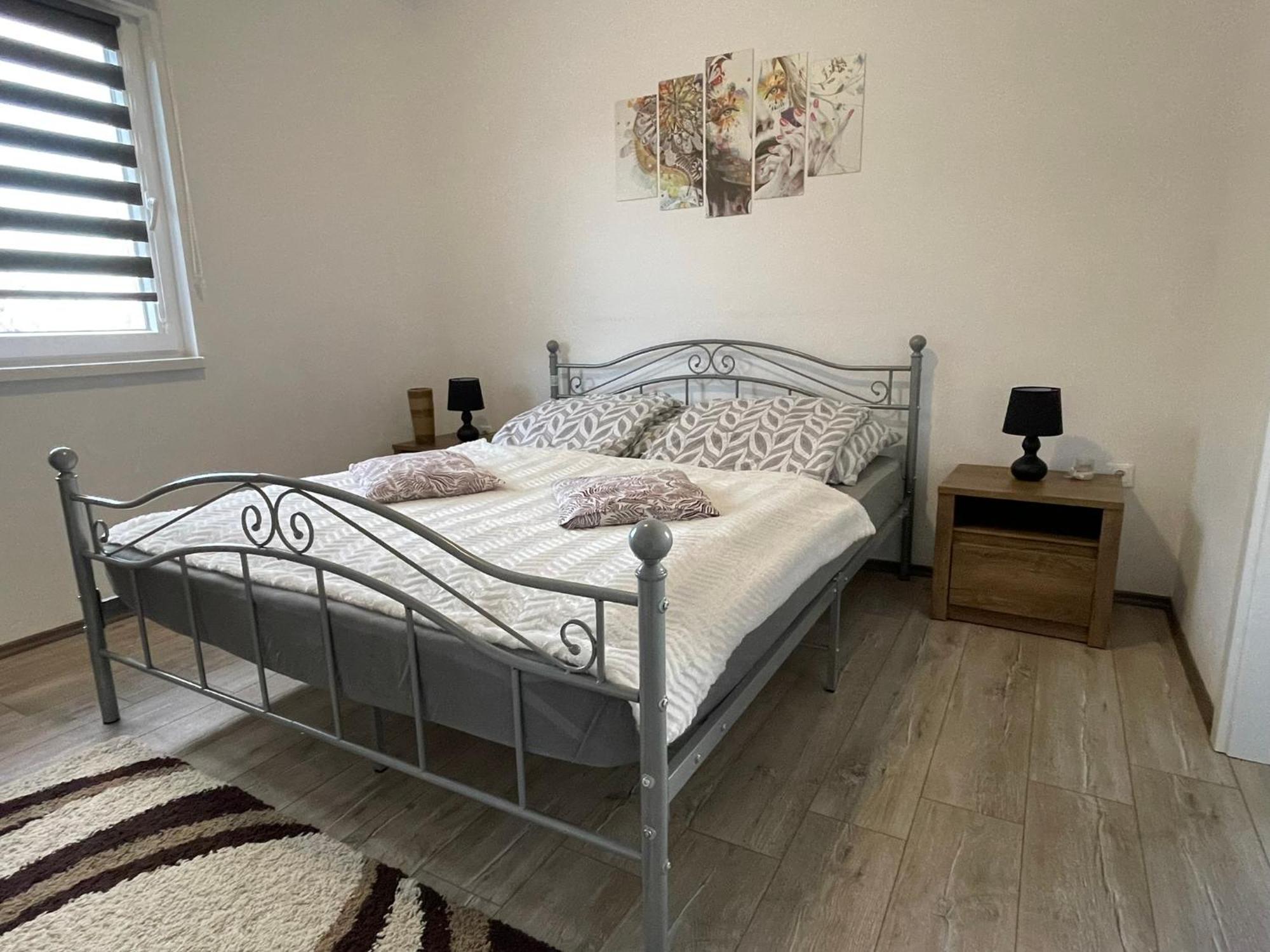 Fullhouse Apartmanhaz زاماردي المظهر الخارجي الصورة