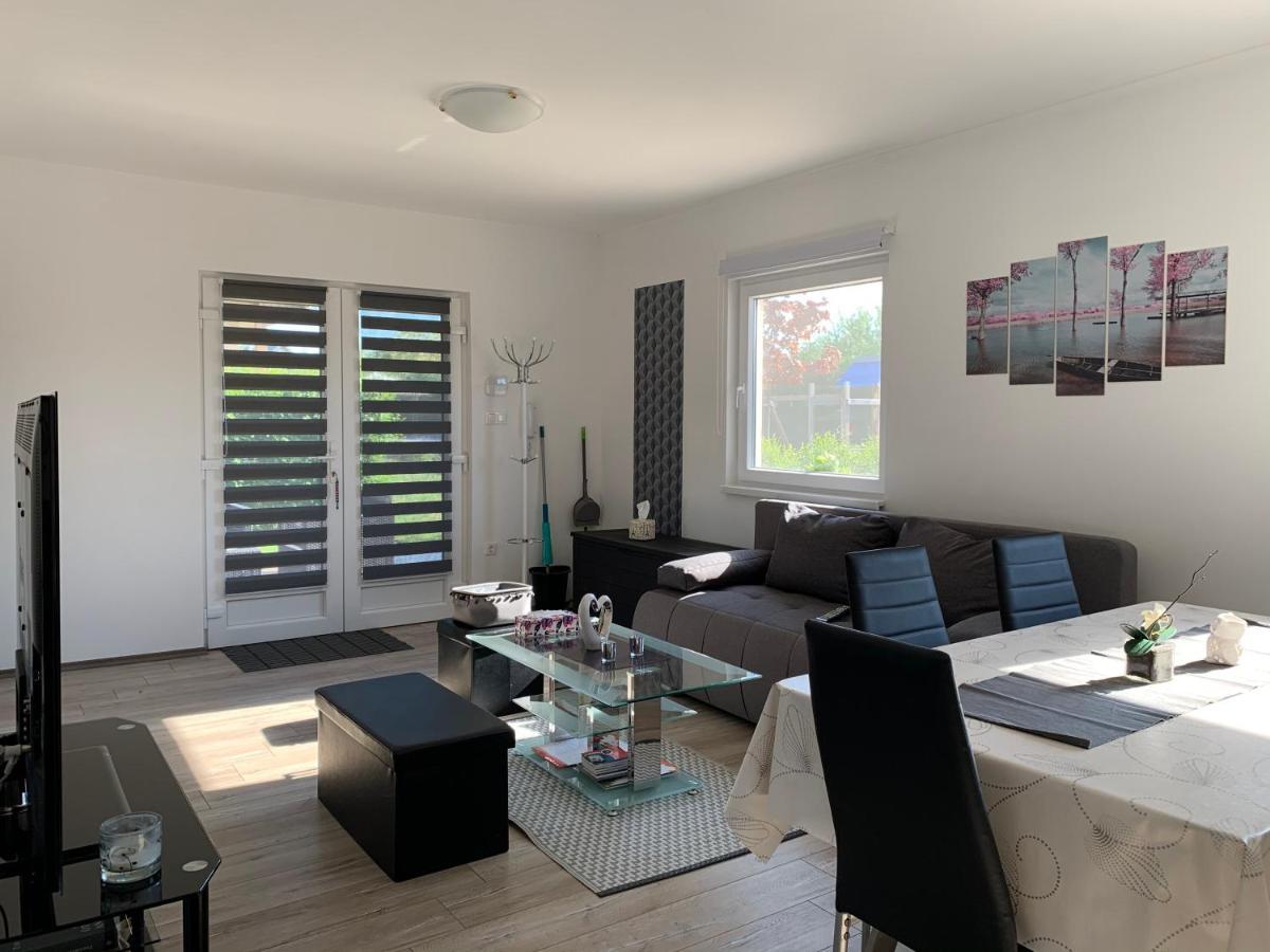 Fullhouse Apartmanhaz زاماردي المظهر الخارجي الصورة
